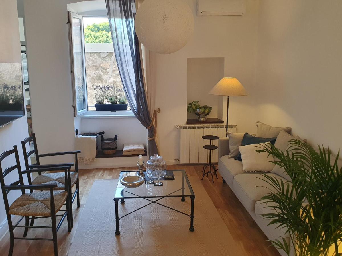 Max - Private Parking * Pula